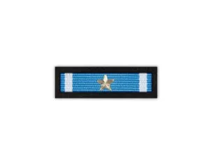 Baretka Krzyż za Wybitne Zasługi dla Stowarzyszenia Misji Pokojowych ONZ-przypinane na pinsie