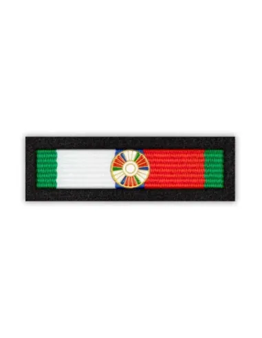 Porcelanowy Krzyż za Zasługi dla Klubów Żołnierzy Rezerwy LOK (przypinana na pinsie)