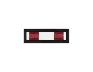 Baretka Krzyż Walecznych Polskich Sił Zbrojnych na Zachodzie nadany czterokrotnie (przypinane na pinsie)