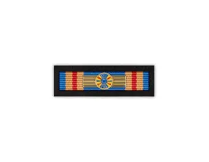 Baretka Order Krzyża Niepodległości – Krzyż z Mieczami (rozetka)