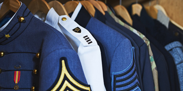 Jak wybrać idealne odznaczenie?